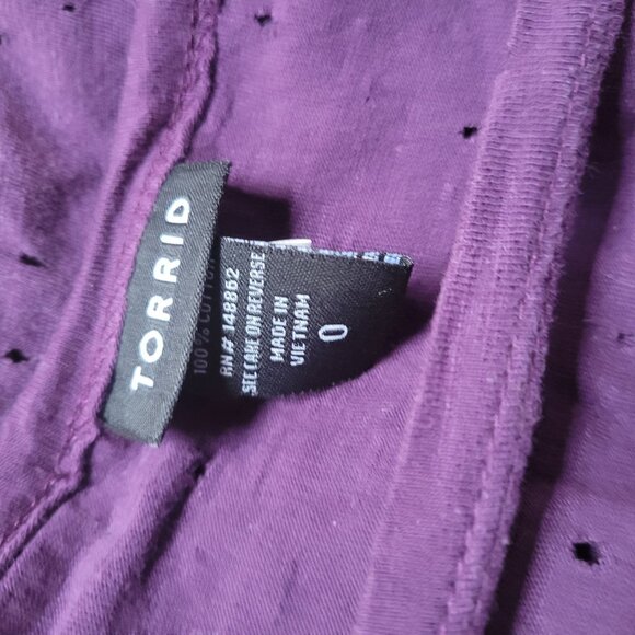 Torrid Distressed Purple Short Sleeve V-Neck T-Shirt With Lace Details 0 Large - Picture 9 of 9